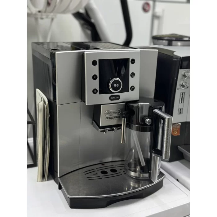 Кофемашина DeLonghi Perfecta Cappuccino ESAM 5500.S Б/У